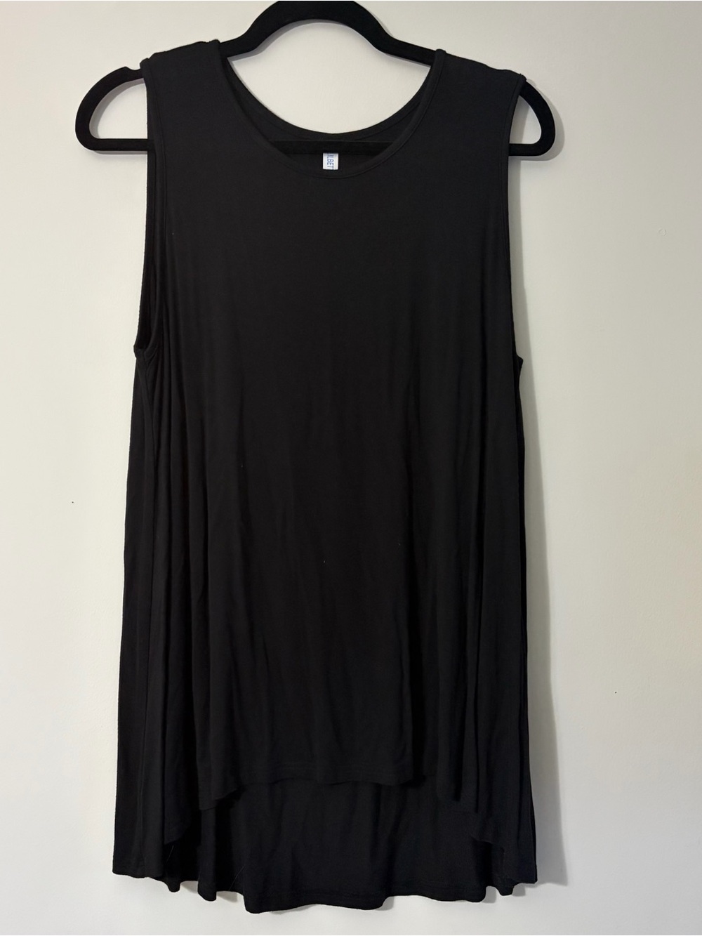 Flowy Black Sleeveless Tank Top - Lightweight Everyday Essential